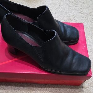 AEROSOLES Black Women's Heels